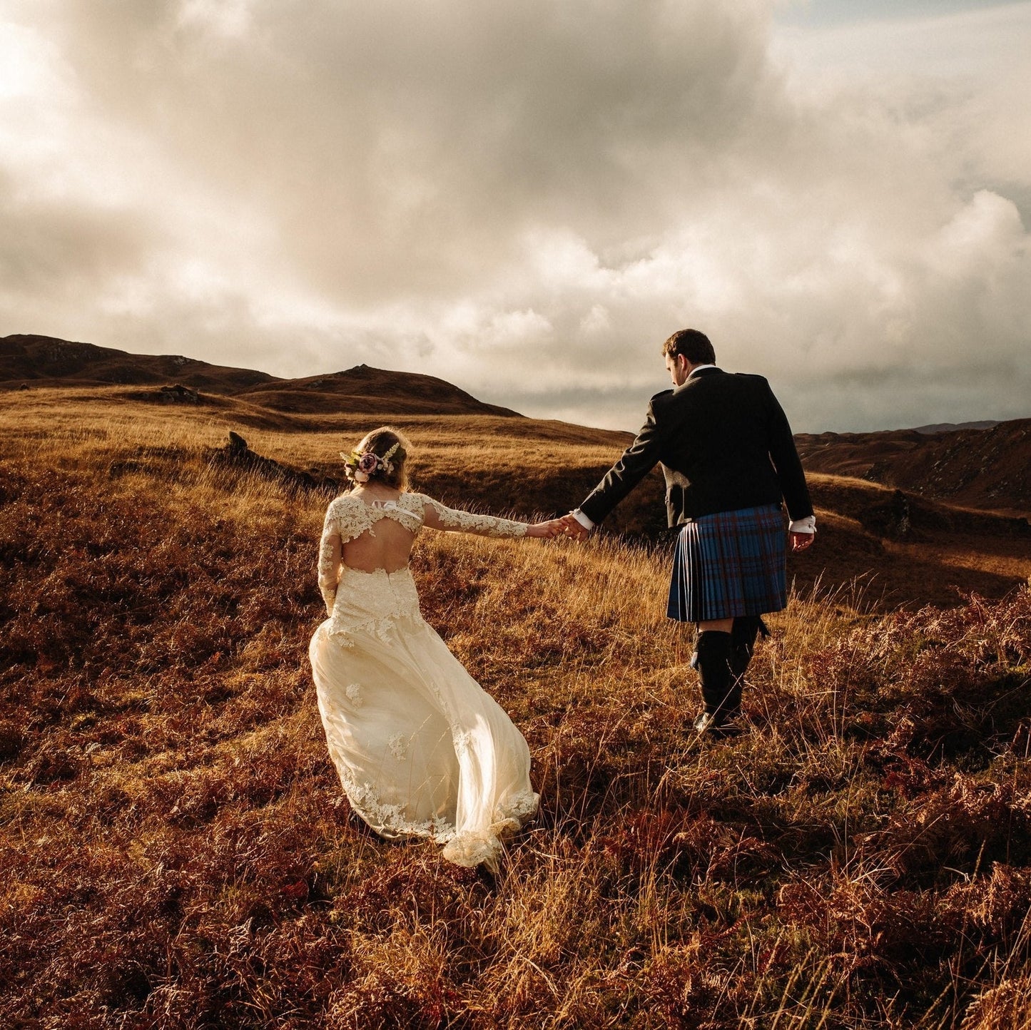 Real Weddings - A Beautiful Way to Reveal your Elopement through Gifting