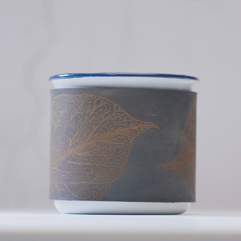 A 360 view of the Mulberry leaf camping enamel mug from HÔRD.