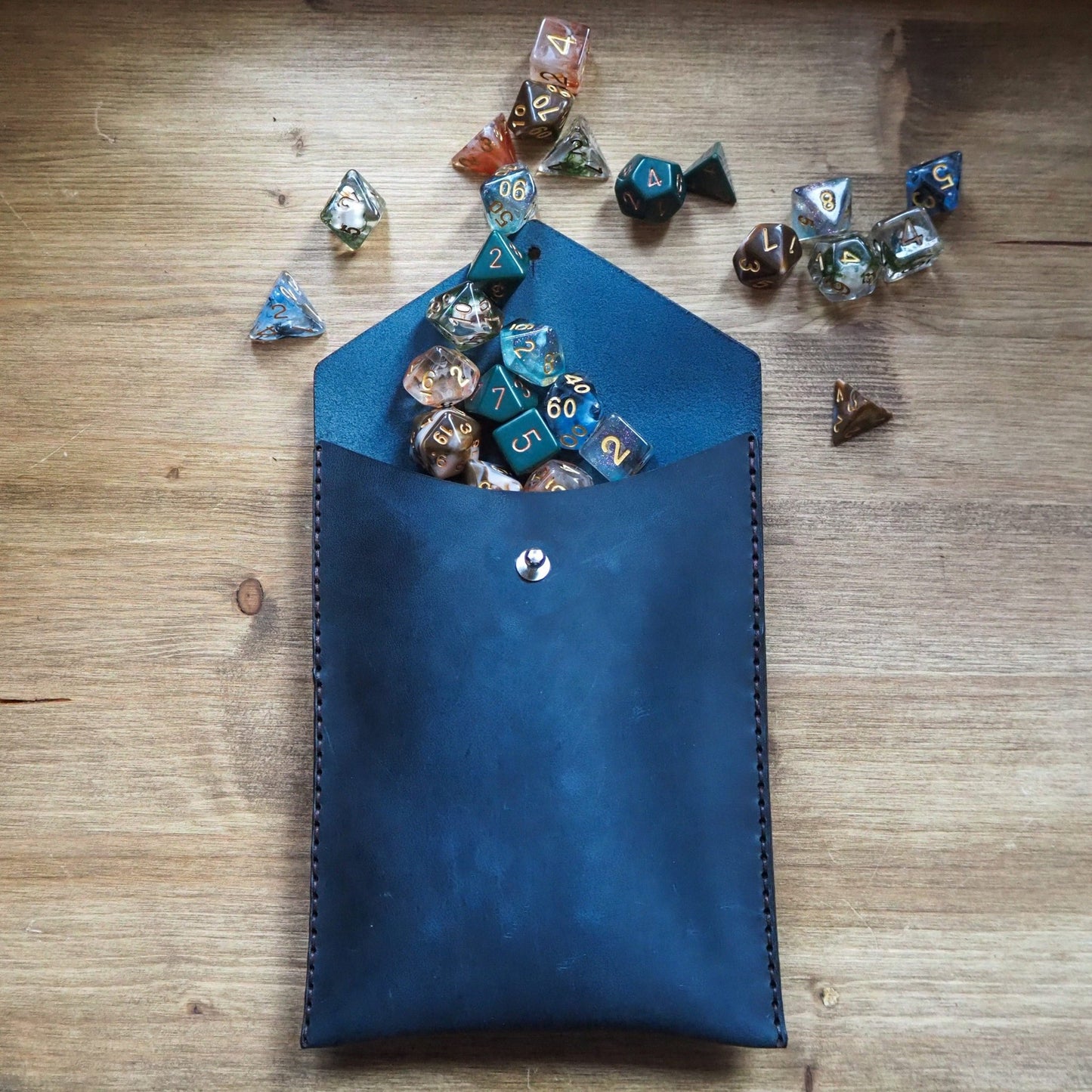 The DnD Dice Pouch from HÔRD leather for your table top games.