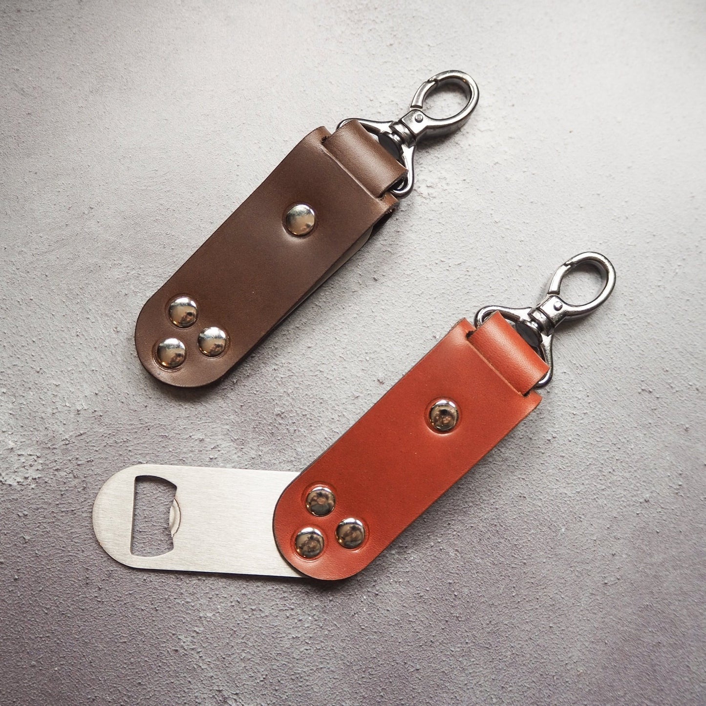 This keyring bottle opener has been designed in a foldway model for ease of use and portability.