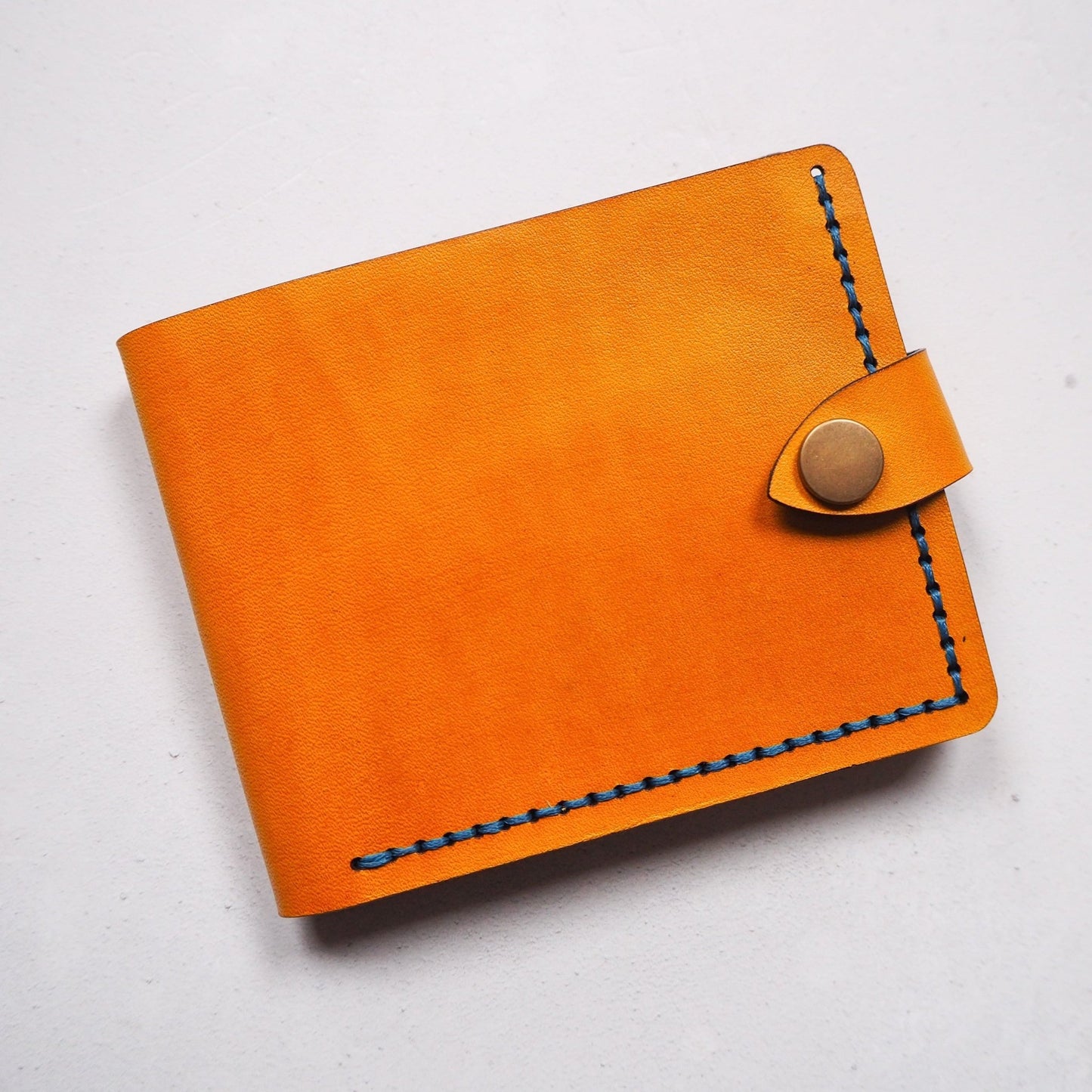 Mountain Wallet with Clasp from Hord.