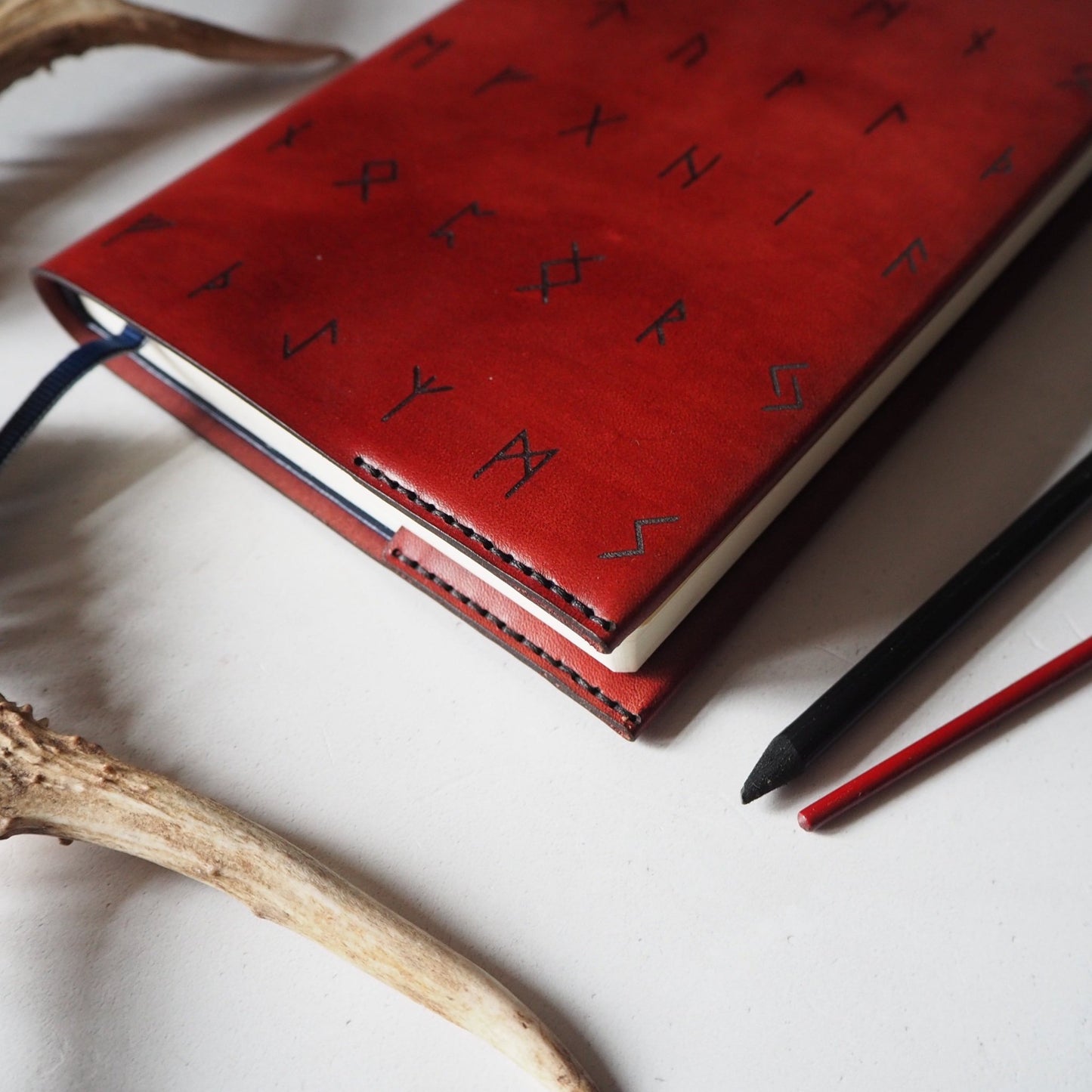 Doubly hand-stitched with black coloured waxed linen thread for perfection and durability.