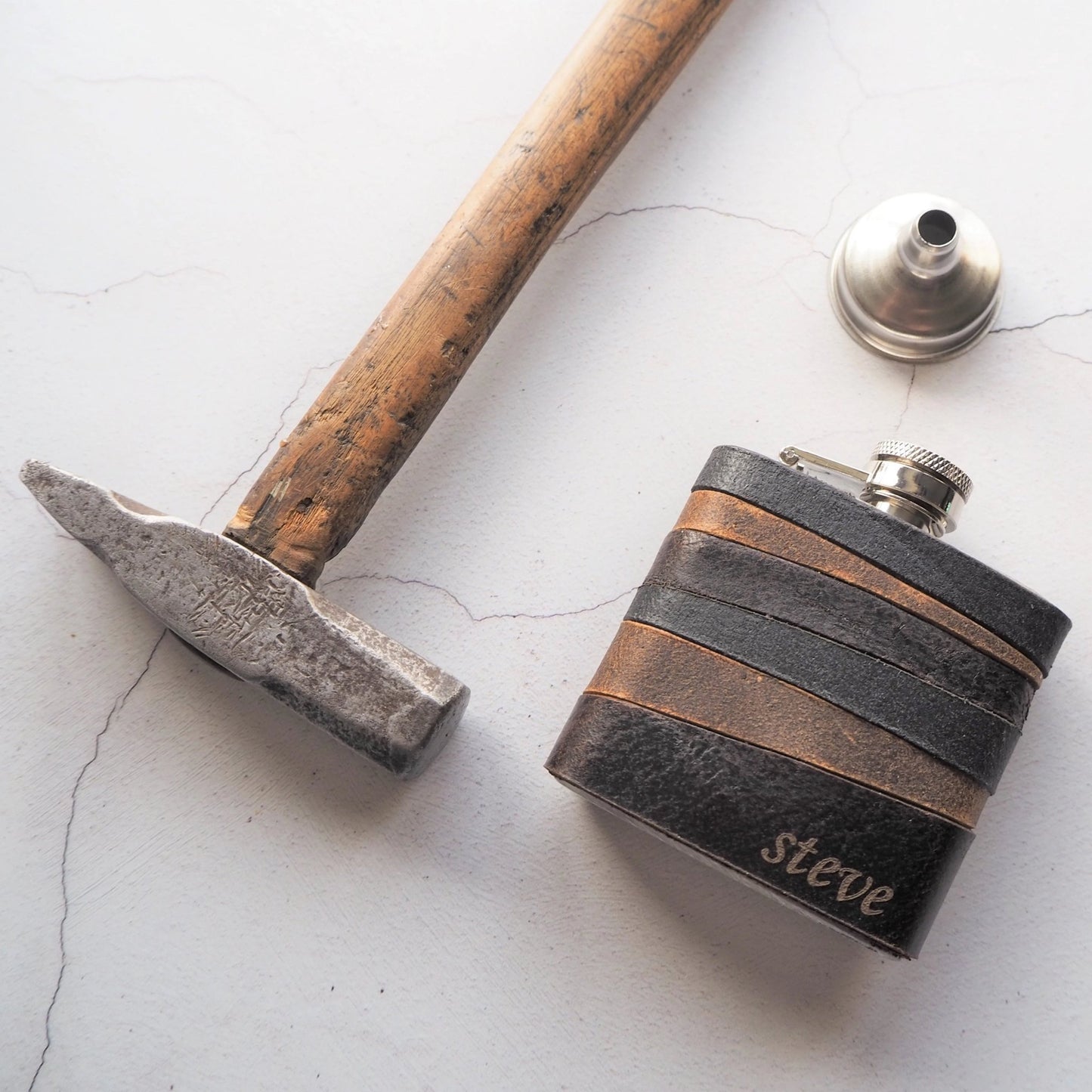 The Highland Vintage Leather Hip Flask from Hôrd.