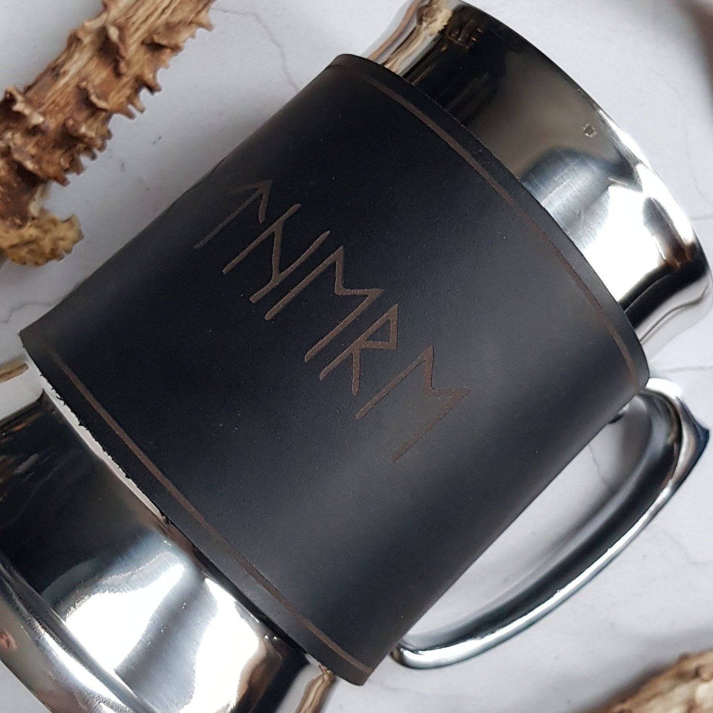 Closer look at the engraving of the Viking Beer Tankard.