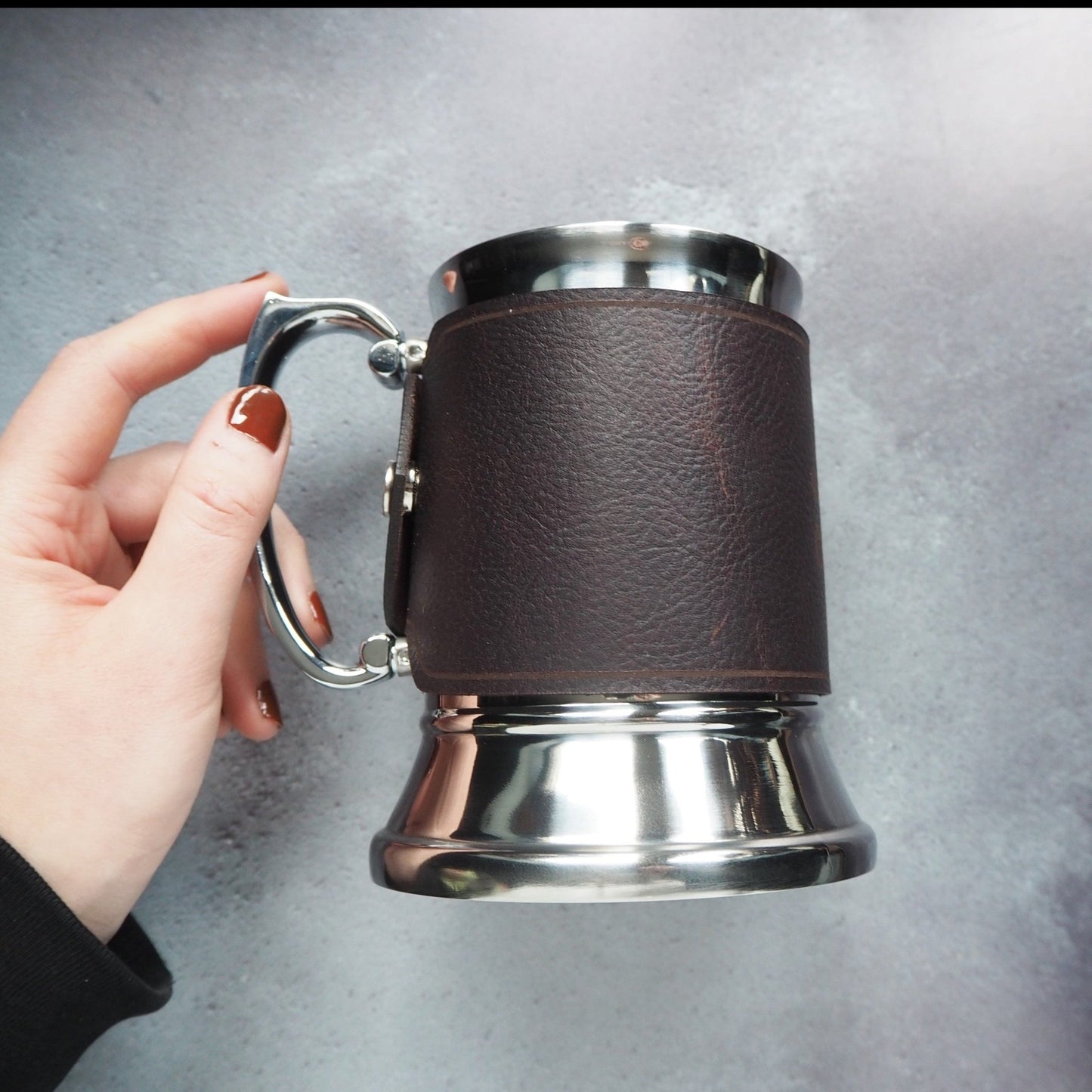 This Wedding Tankard is available in a wide range of colours to suit the theme of the wedding!