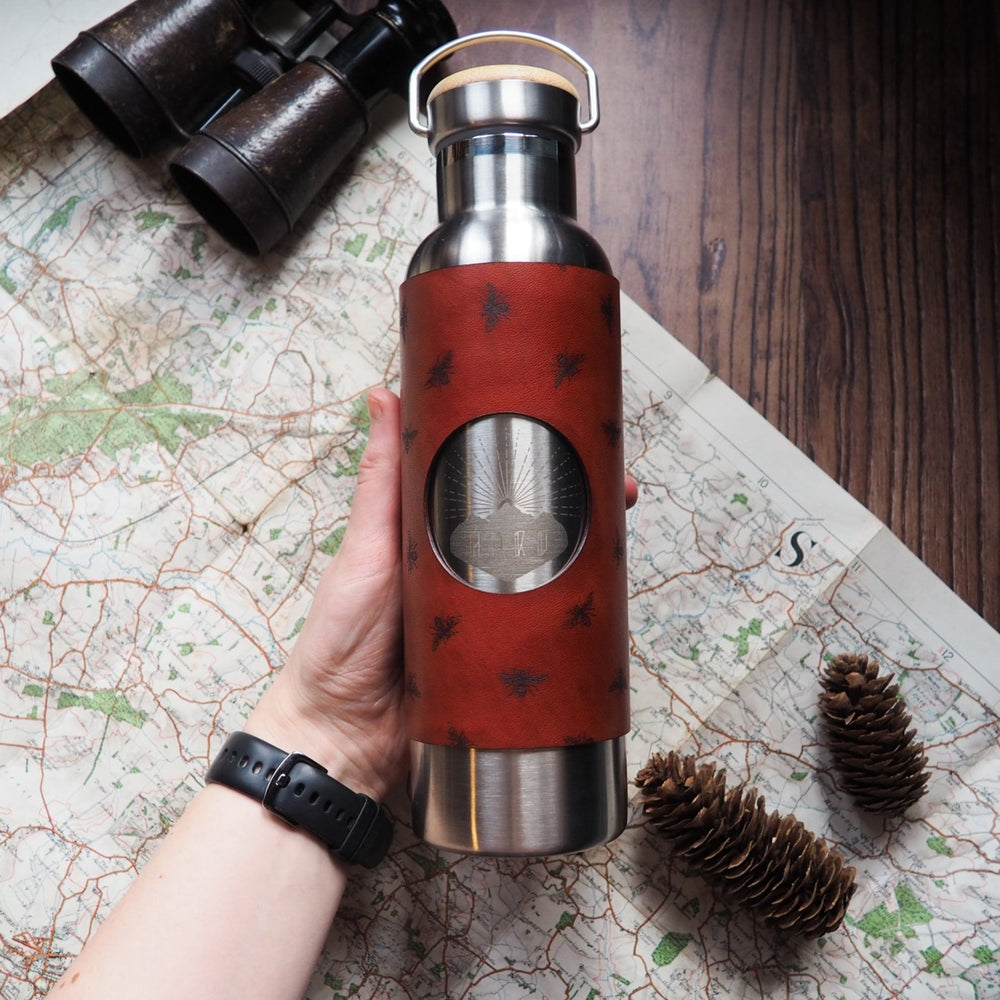 
                  
                    The Bee Adventure Bottle, Hord
                  
                