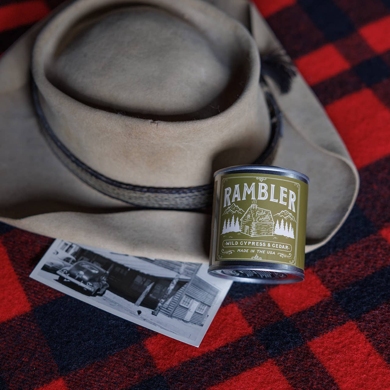 Rambler Field Candle: 1/2 Pint / Wood Wick / Wild Cypress and Cedar – HÔRD