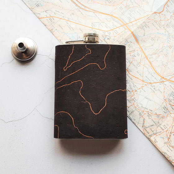 This bepsoke flask features an engraving of custom region.