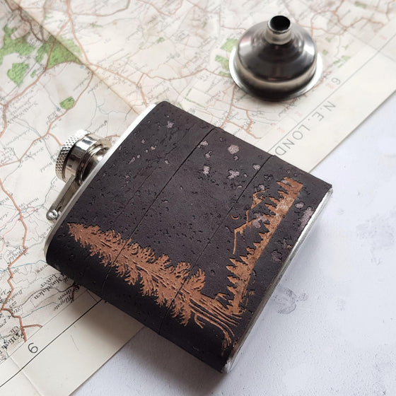 This camping whiskey flask from Hord is engraved with our unique illustration and engraved onto cork.
