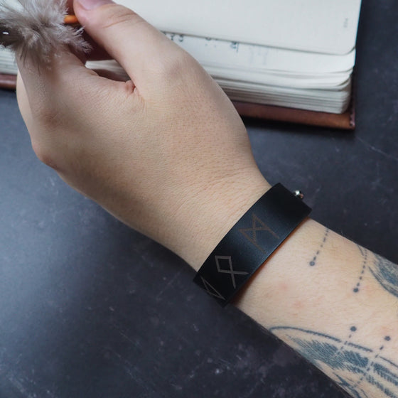 The Viking Leather Bracelet from Hôrd.