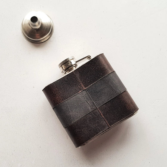 Posterior view of the Peat and Black Leather Flask