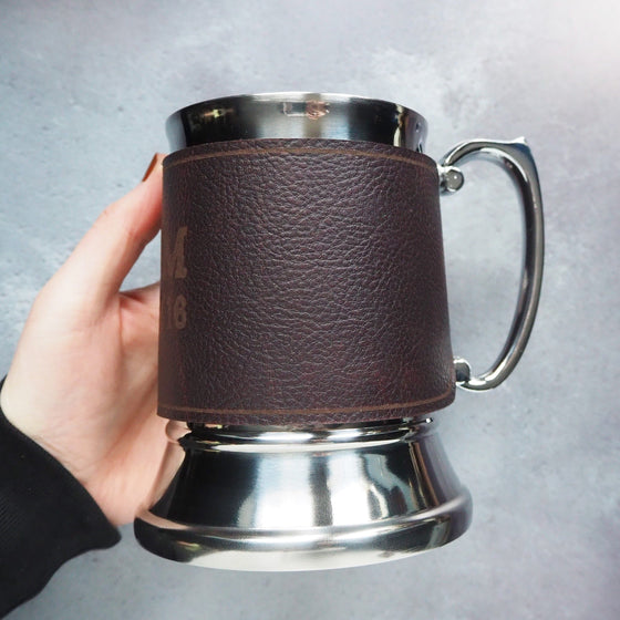 This Wedding Tankard is made from luxurious and soft full grain leather that's bound onto a steel tankard. 