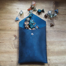 The DnD Dice Pouch from HÔRD leather for your table top games. 