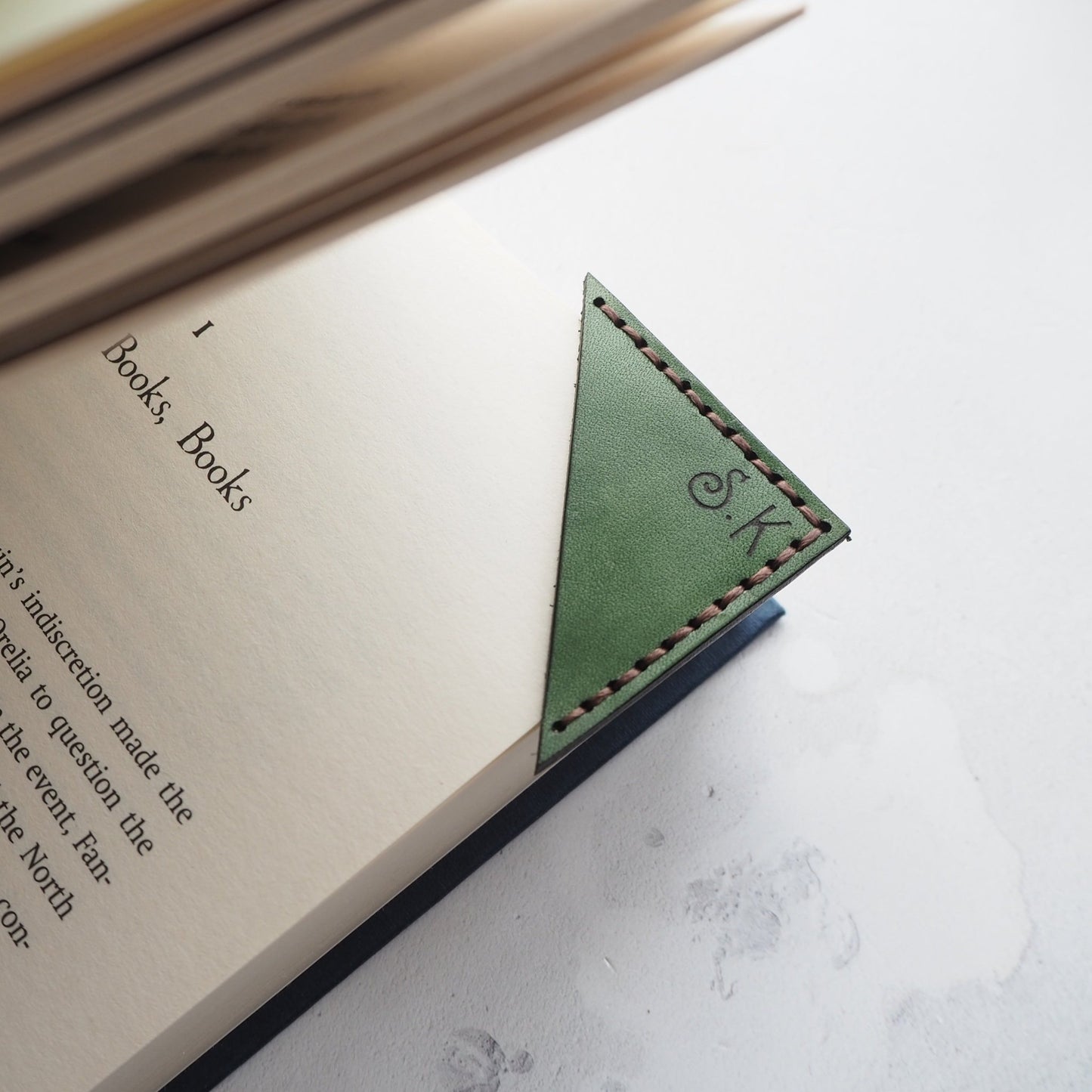 The Corner Bookmark, a leather bookmark from Hôrd.