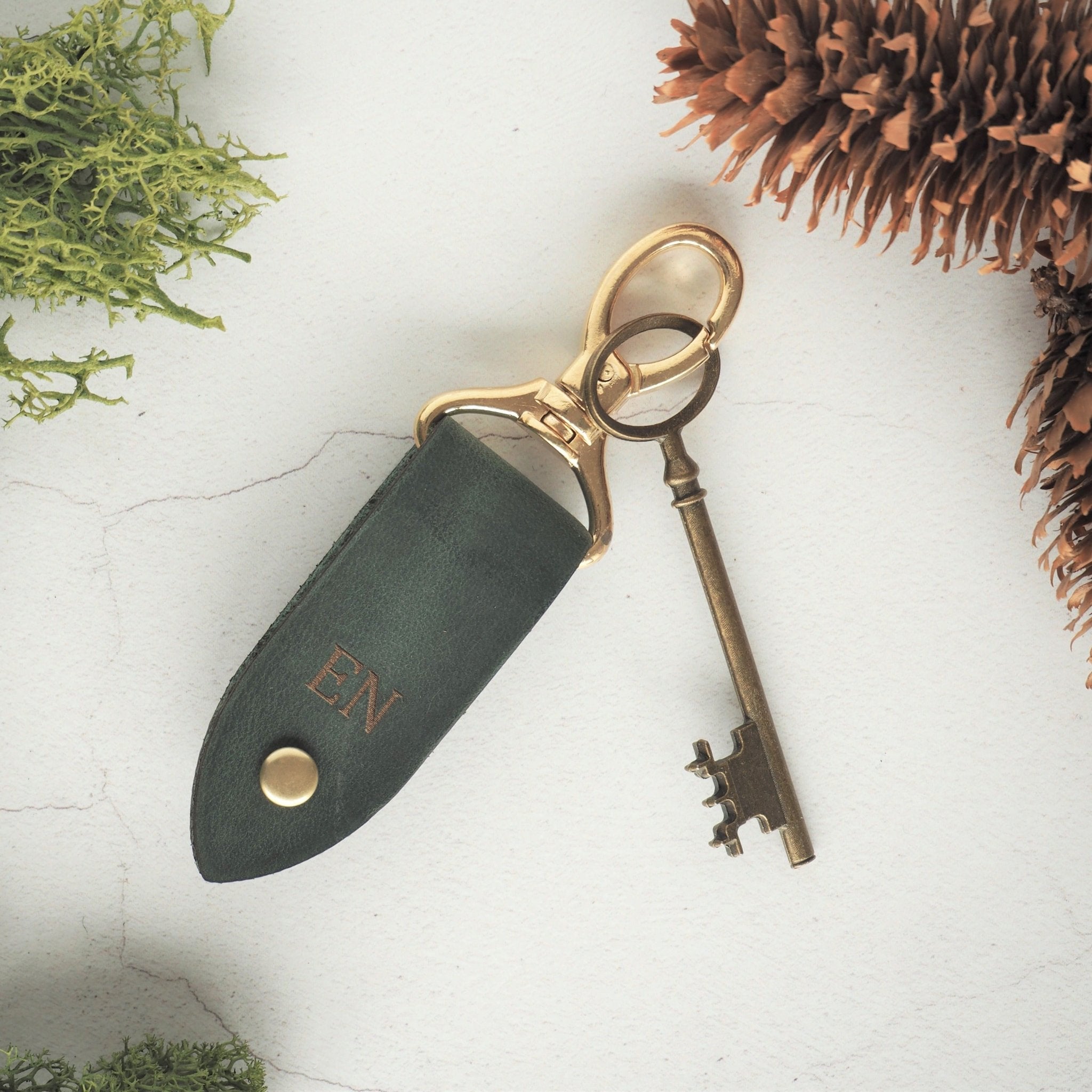 The Rof Leather Key Fob | Personalised Leather Key Ring – HÔRD